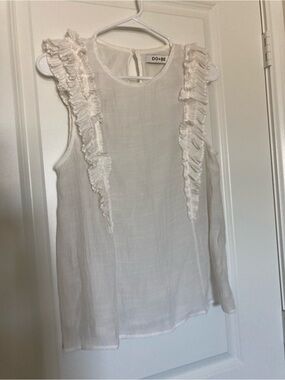 DO+BE White Ruffle Trim Sleeveless Camisole